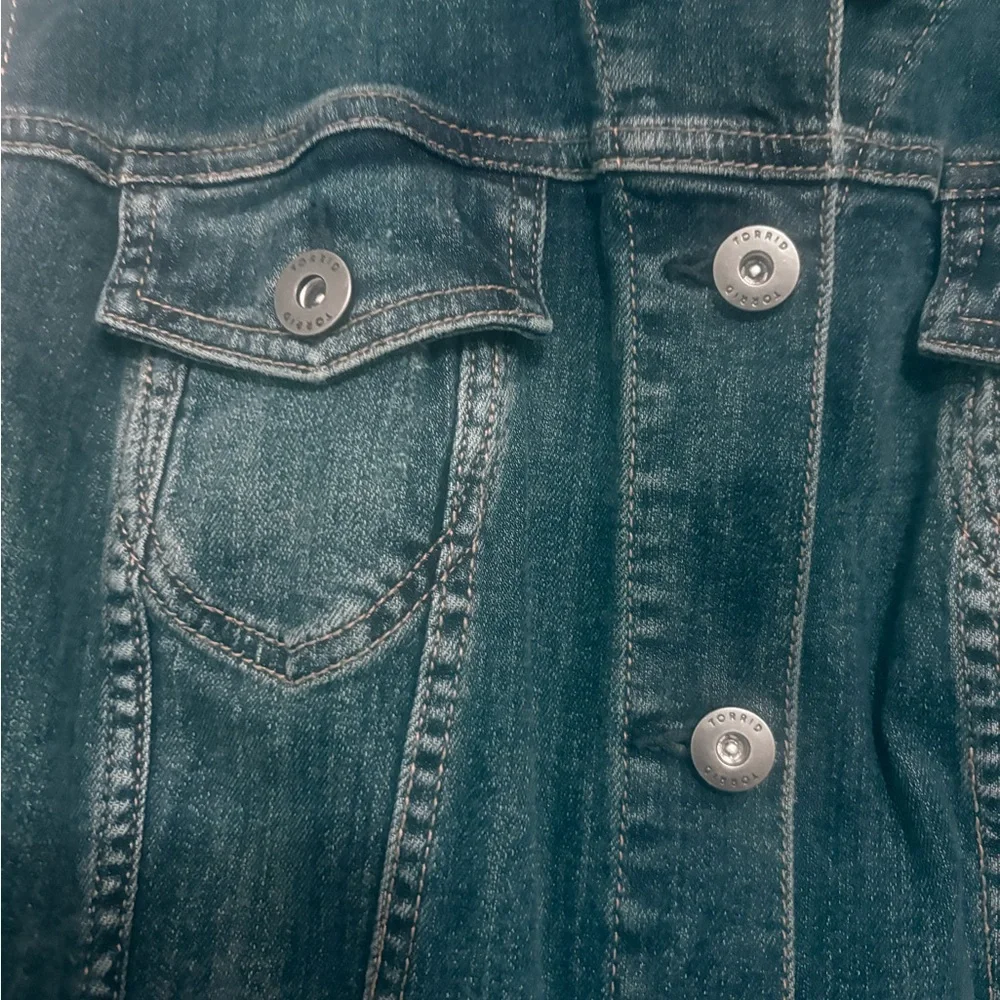 Torrid Denim‎ Jacket with Gray terry Sleeves size 3X - Picture 6 of 8